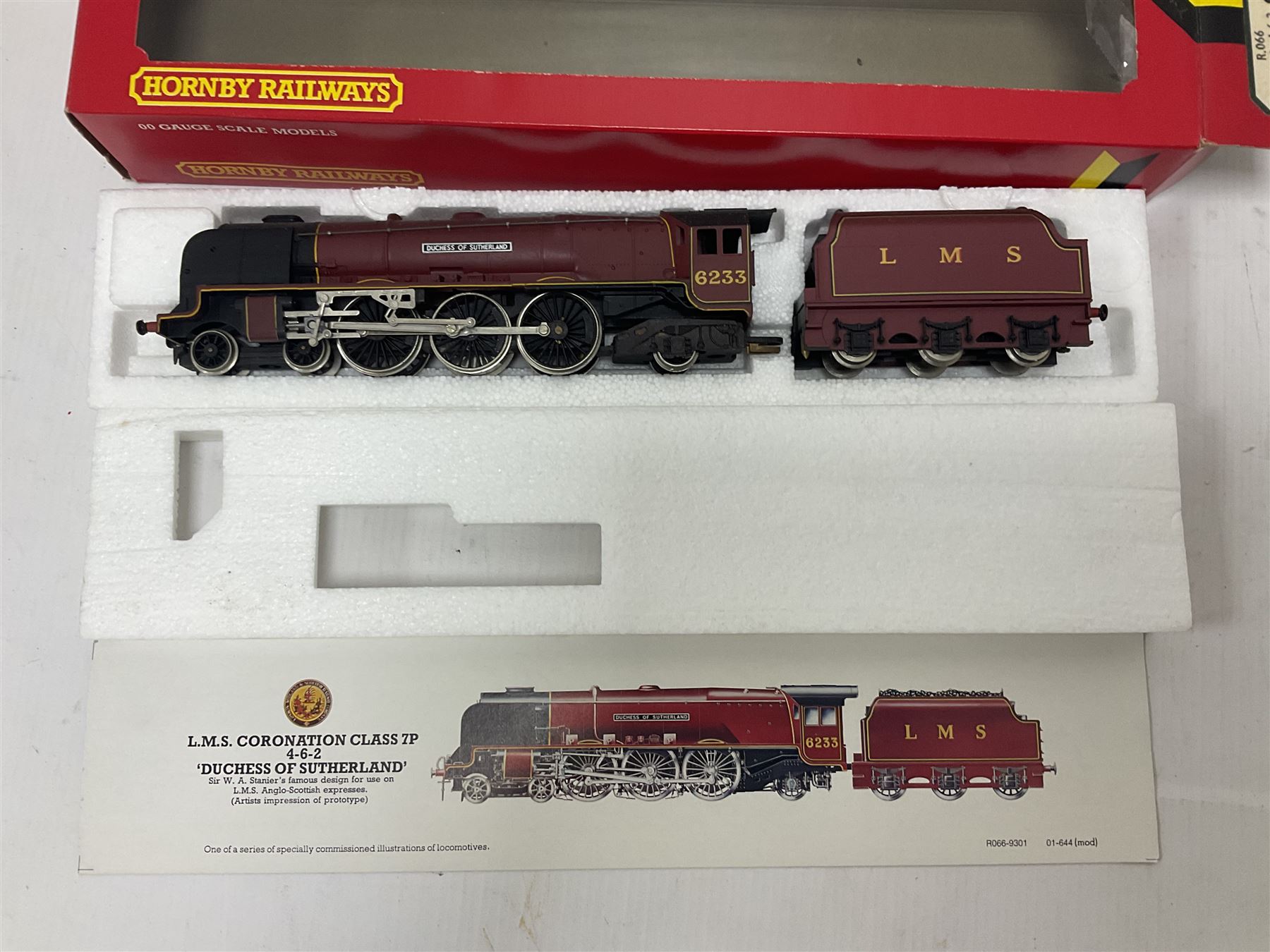 Hornby ‘00’ gauge - Class N15 4-6-0 ‘Sir Dinadan’ locomotive no.795 in SR green; Coronation Class 7P 4-6-2 ‘Duchess of Sutherland’ locomotive no.6233 in LMS maroon; Class 7P 4-6-2 ‘The Princess Royal’ locomotive no.6200 in LMS maroon; Class A4 4-6-2 ‘Mallard’ locomotive no.60022 in BR green; in original boxes (4) 