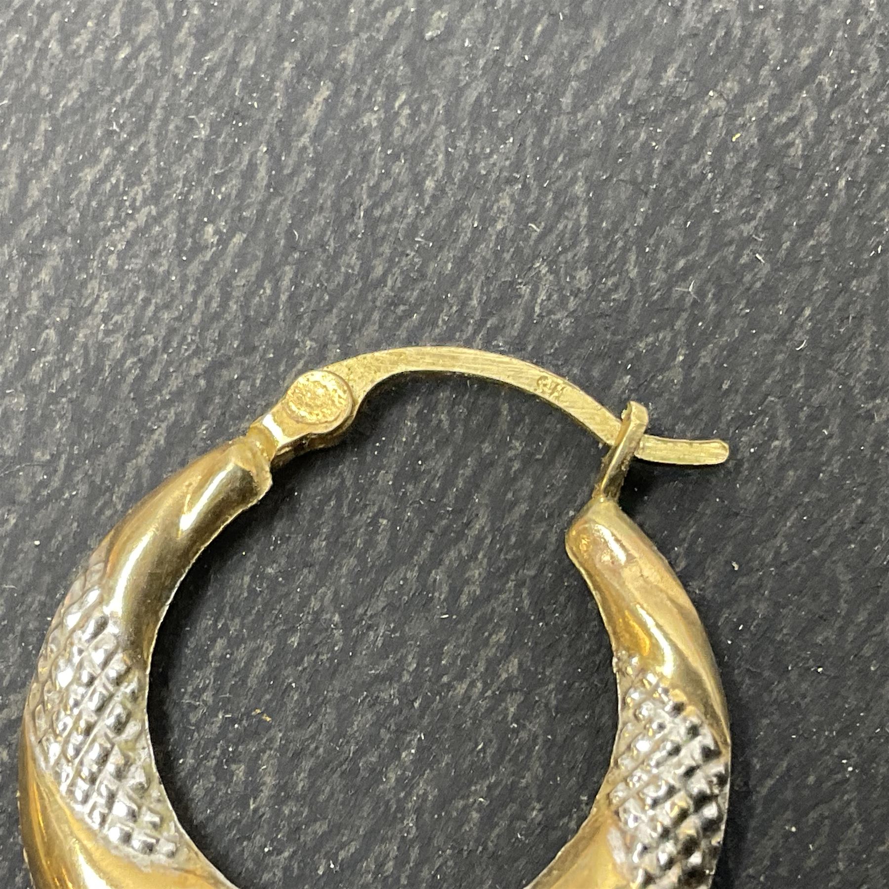 9ct gold jewellery, including rose gold cased ladies wristwatch on gilt stretch strap, pair of small hoop earrings and three other odd hoop earrings