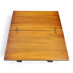 Reprodux - Georgian design figured and burr walnut bachelors chest, rectangular hinged-fold over top with reeded edge supported by stays, over four long graduating cock-beaded drawers, lower moulded edge on bracket feet