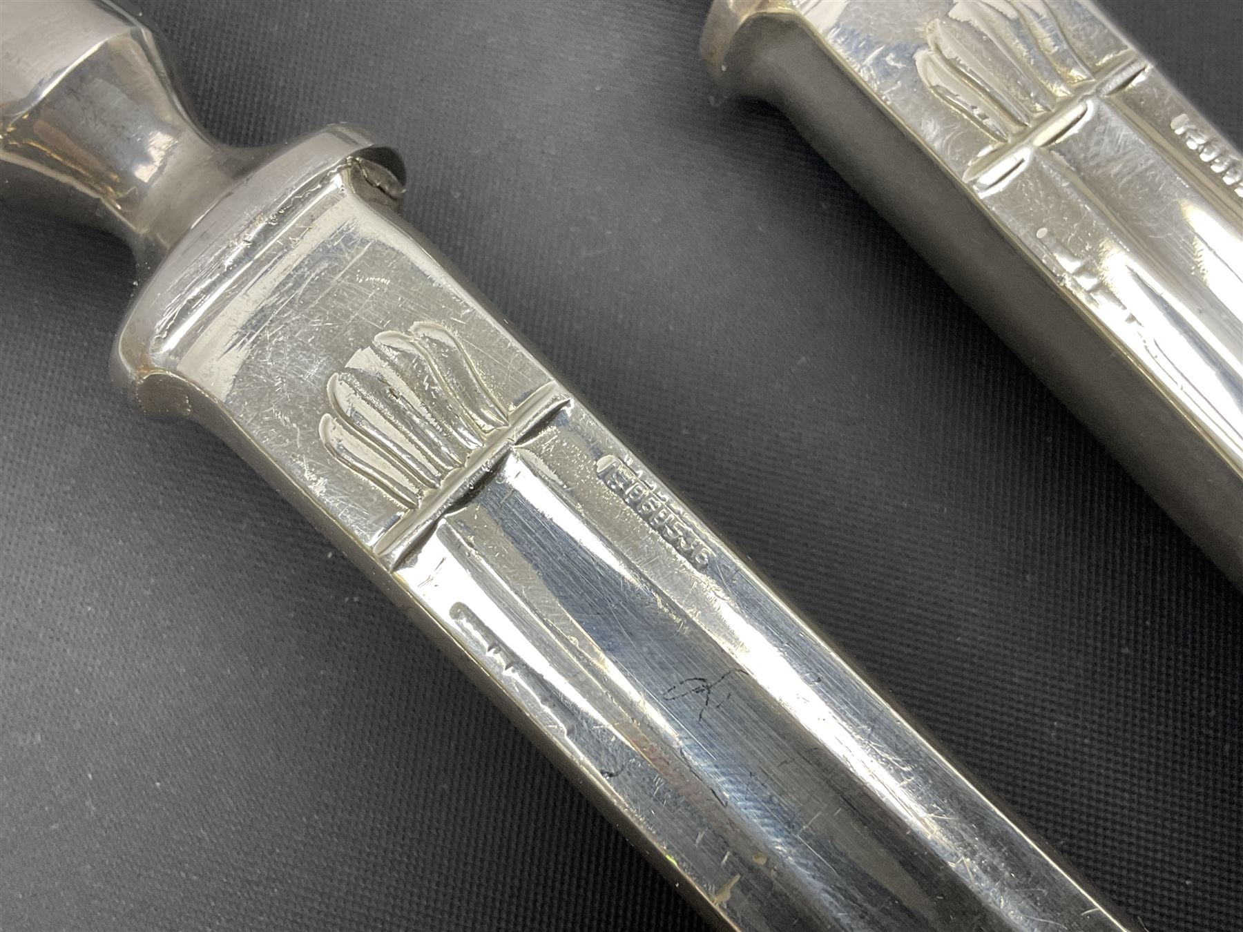 Gee & Holmes Ltd Elizabethan pattern part canteen of silver plated cutlery, stamped GH Heritage Plate