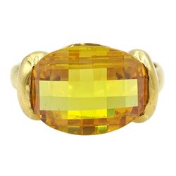 18ct gold oval briolette cut citrine ring, stamped 750
