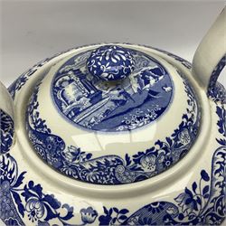 Spode blue and white kettle, decorated in the Italian pattern, with printed mark beneath, H30cm.