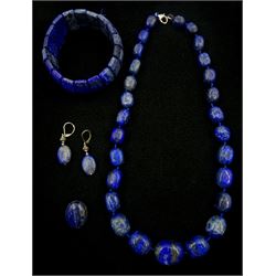 Lapis lazuli jewellery including beaded necklace, brooch, bracelet and pendant earrings with silver hooks, stamped 925 