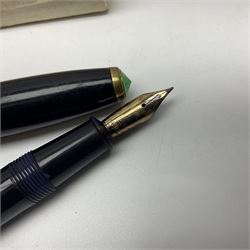 Ten fountain pens, to include Conway Stewart Dinkie 550 marbleised pen with 14ct gold nib, Conway Stewart Shorthand with 14ct gold nib, boxed, Marksman, Parket etc 