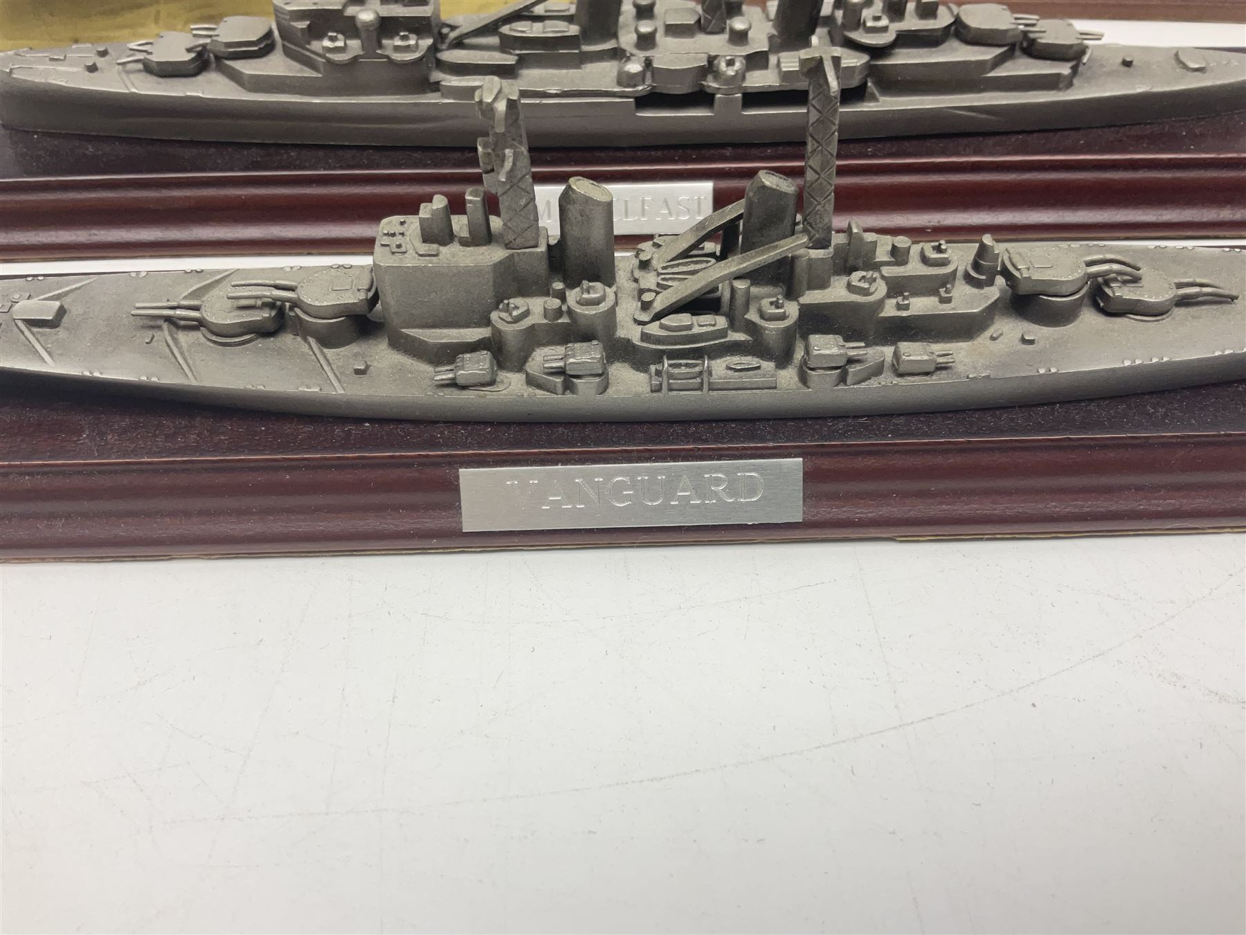 Queen Mary 1914 tin and five pewter figure by English Miniatures 