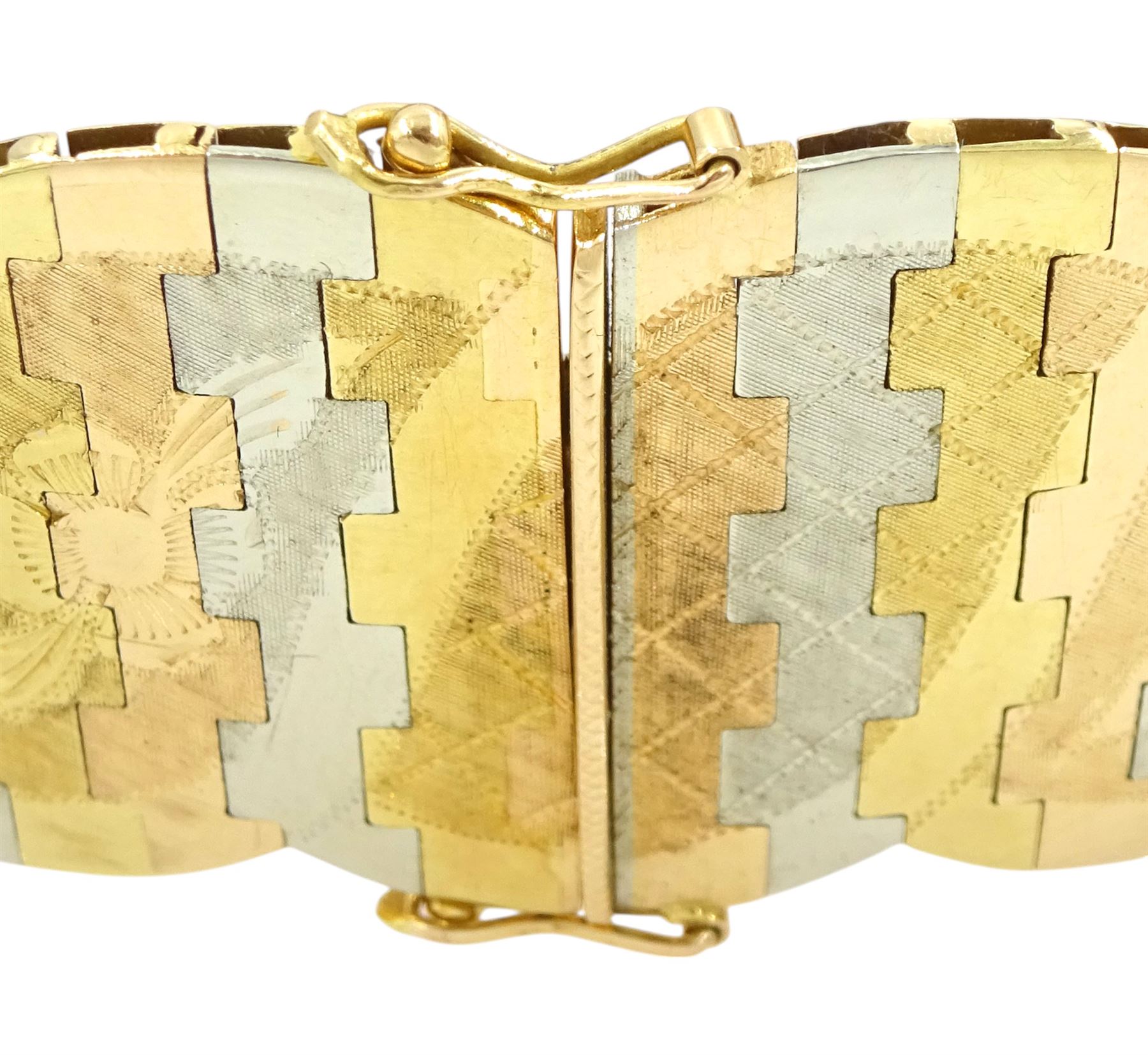 18ct tri-coloured gold bracelet, with engraved flower decoration, stamped 750