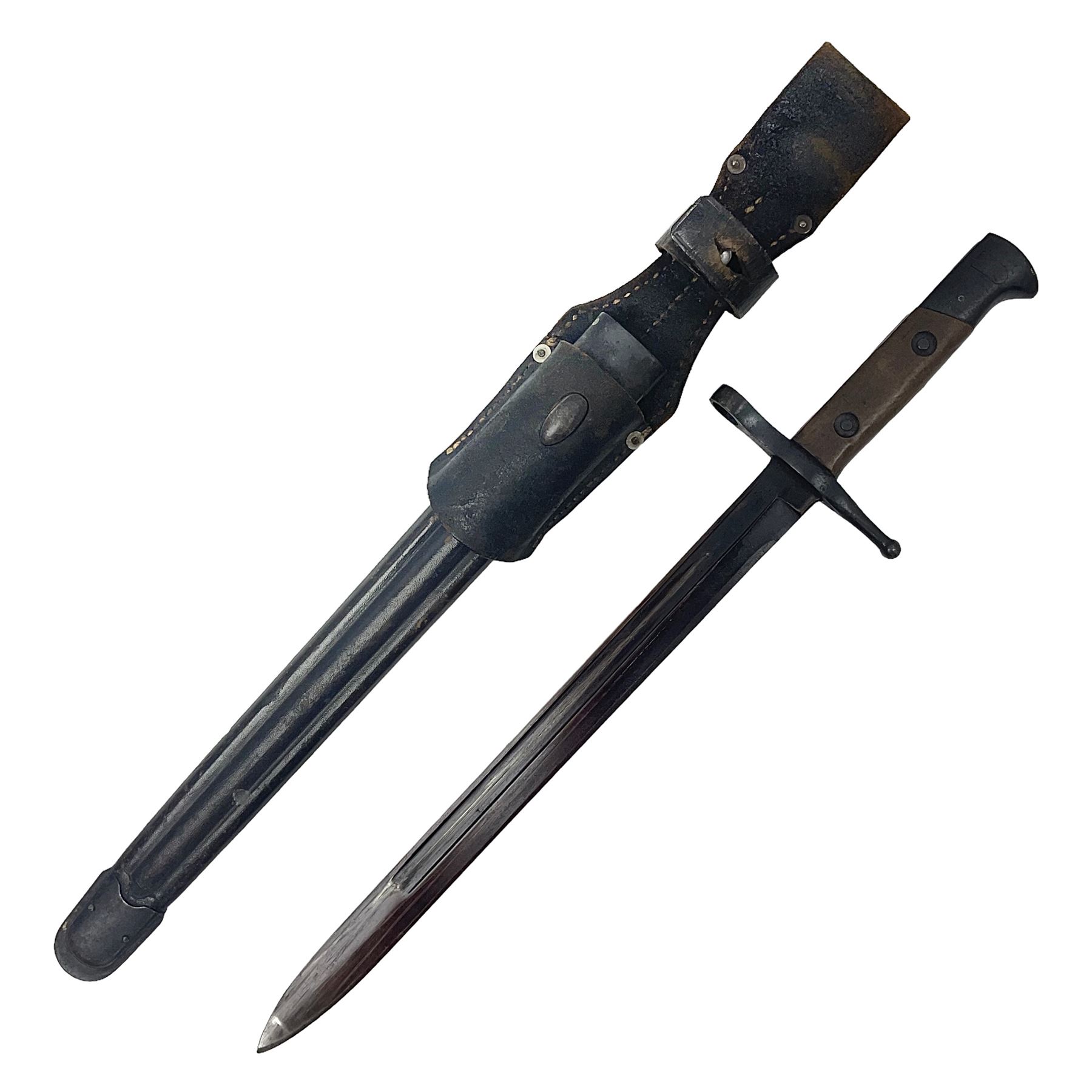 WW2 Italian Model 1891 bayonet with 30cm fullered blade; cross-piece marked PS 1941; in associated leather covered scabbard with frog L45cm overall