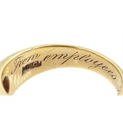 Early 20th century gentleman's gold gypsy set, three stone old cut diamond ring, stamped 18ct, principal diamond approx 1.20 carat, total diamond weight approx 2.50 carat