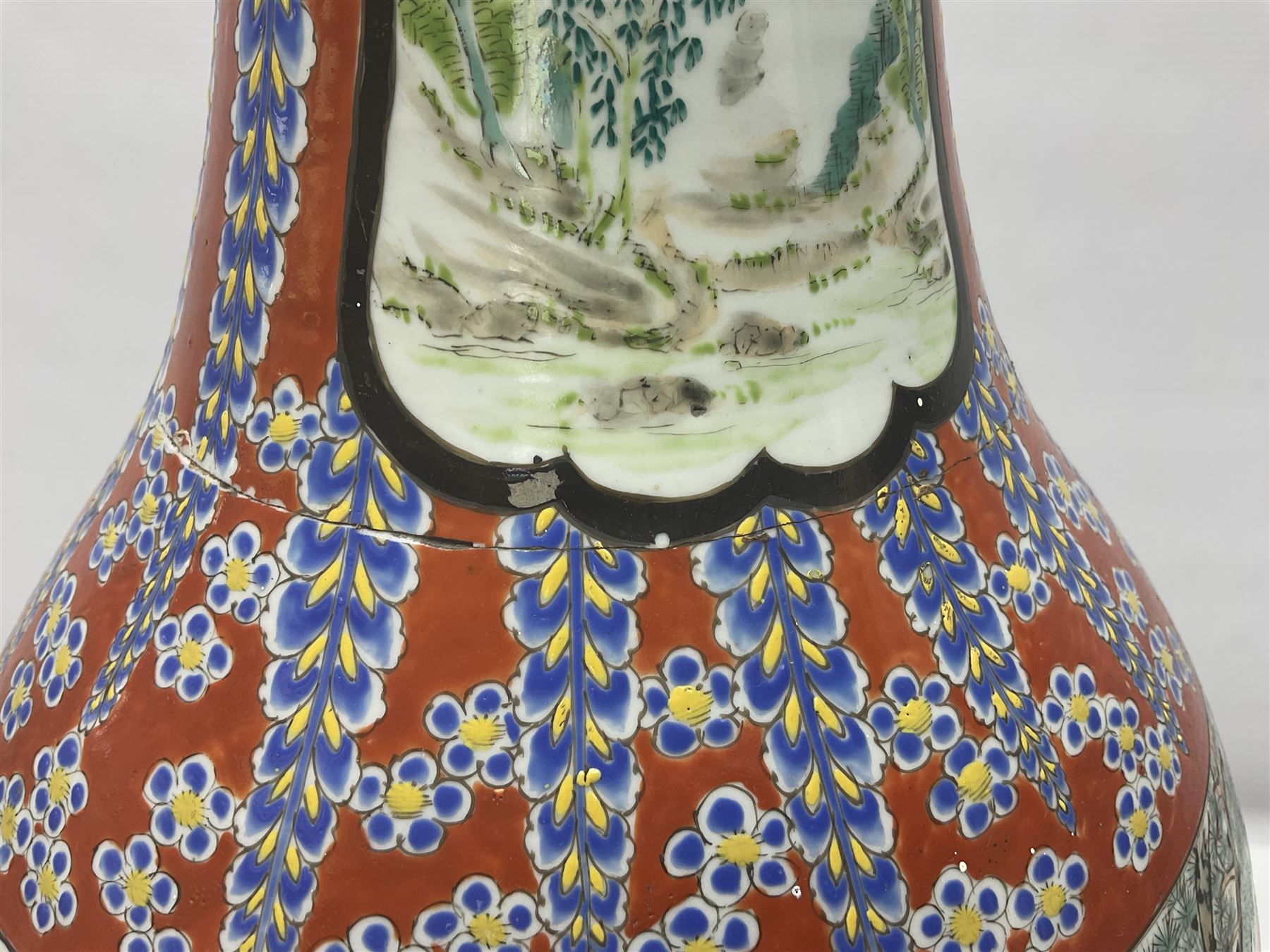 19th century Chinese floor vase of baluster form, hand painted with warriors and the emperor, the neck decorated with floral patterns and panels with landscapes, H64cm