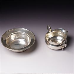 Edwardian silver two handled double lipped sauce boat Chester 1905 Maker Stokes & Ireland ...