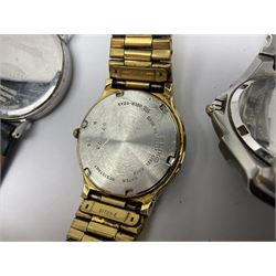 Seiko 5 automatic wristwatch Cal. 7009A, black dial with day-date aperture, Seiko Kinetic auto relay wristwatch and four other watches (6)