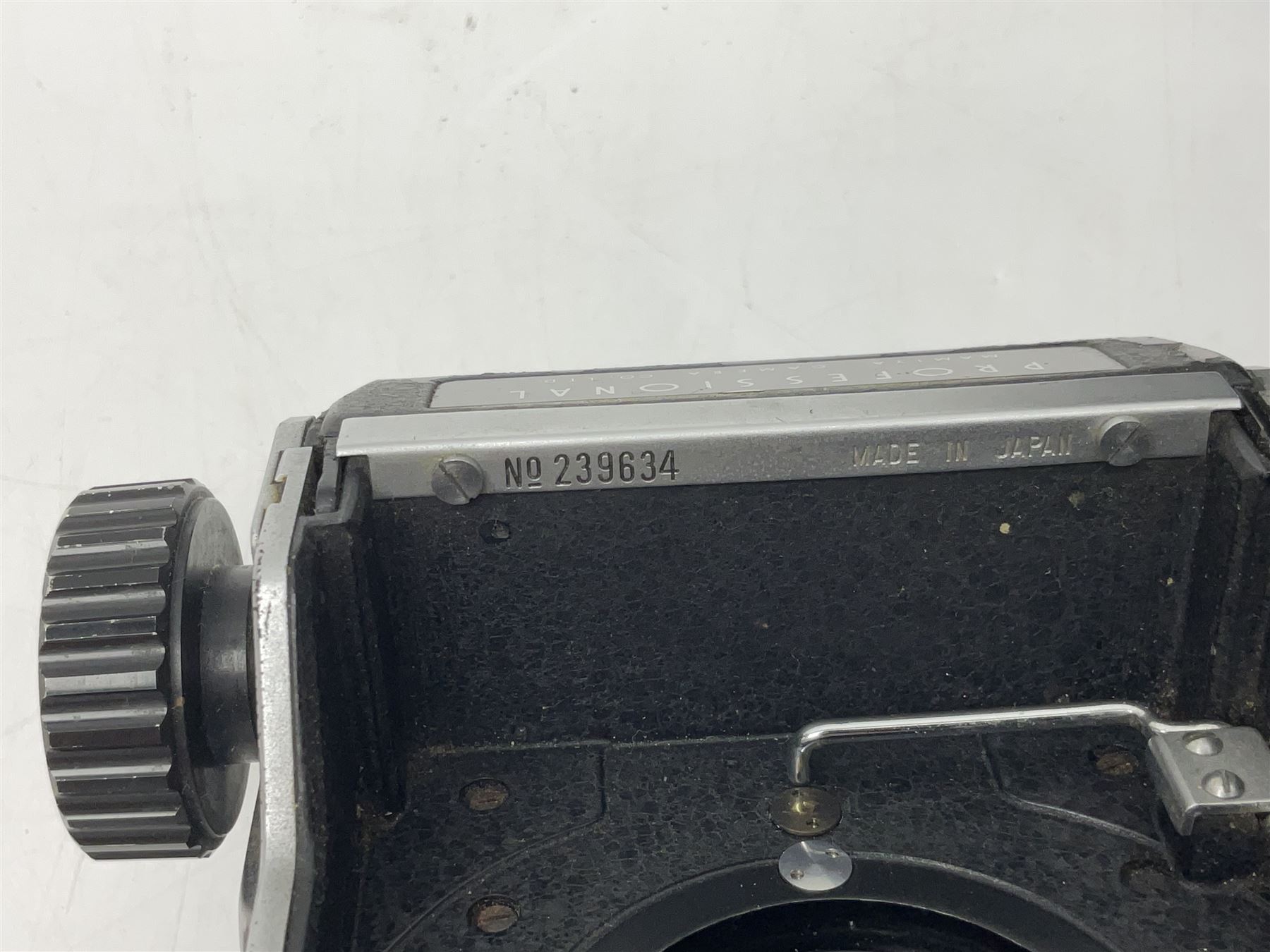 Mamiyaflex C3 TLR camera body, serial no. 2399634, with 'Mamiya Sekor 1:4.5 f=18cm' lens, serial no. 690864 and 736076