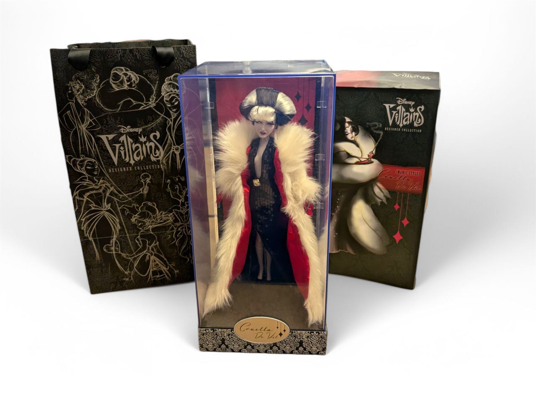 Disney Villains Designer Collection doll 'Cruella De Vil', in original box and bag