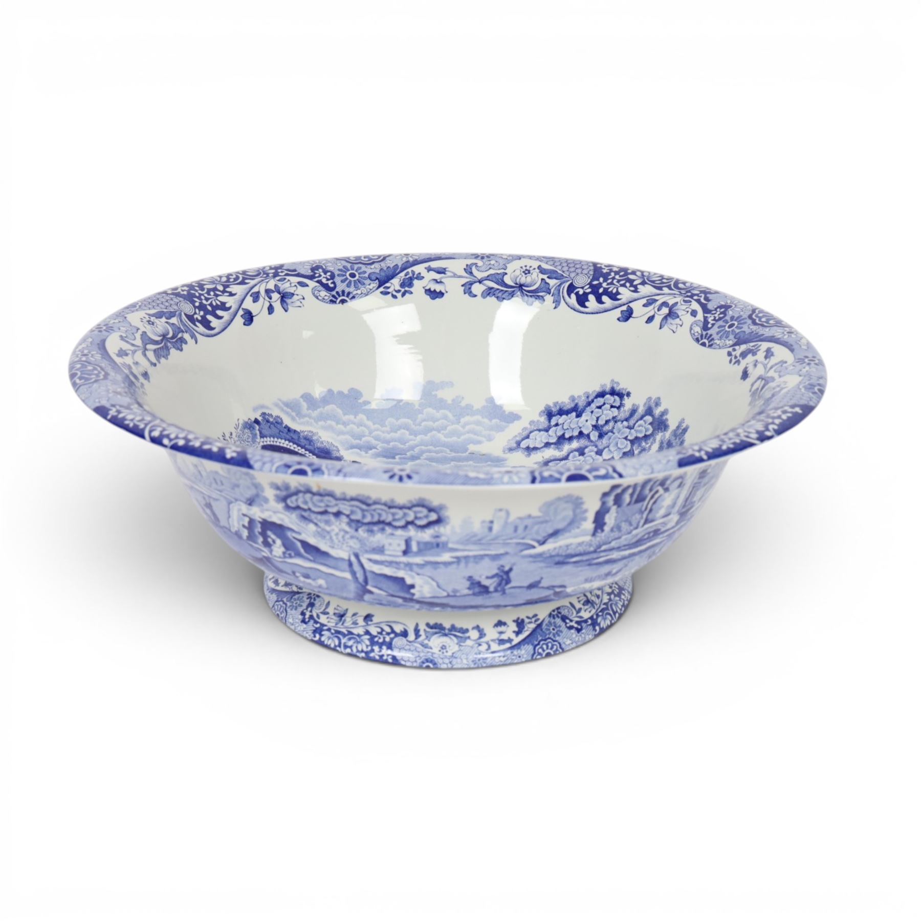 Spode Italian pattern dinner service for eight place settings, including dinner plates, side plates, soup bowls, bowls, two covered tureens, two graduating serving platters, serving bowl etc 