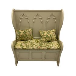 Painted settle hall bench, Gothic arch back hinged box seat, with cushions