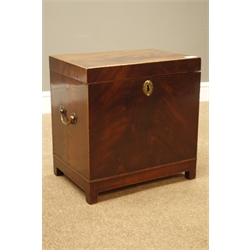  George III figured mahogany cellarette, banded in walnut with boxwood stringing, hinged top with lining, on square feet, brass handles, W43cm, H44cm, D30cm  