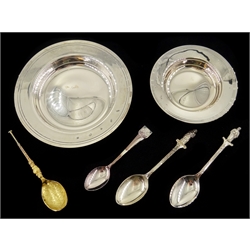  Shop stock: Silver Armada dish 13cm and a smaller dish, two anointing spoons, silver gilt apostle spoon and a shamrock coffe spoon all by L R Watson hallmarked and boxed 5.8oz  