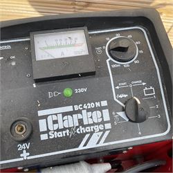 Clarke BC420N Start N Charge booster charger - THIS LOT IS TO BE COLLECTED BY APPOINTMENT FROM DUGGLEBY STORAGE, GREAT HILL, EASTFIELD, SCARBOROUGH, YO11 3TX