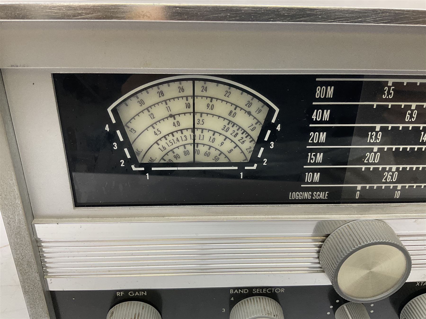 Late 1960s Hallicrafters SX-130 amateur communications receiver, in grey case, W49cm D25cm H20cm