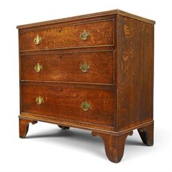 18th century oak straight-front chest, rectangular caddy-top with reeded edge, fitted with three graduating cock-beaded drawers, raised on bracket feet