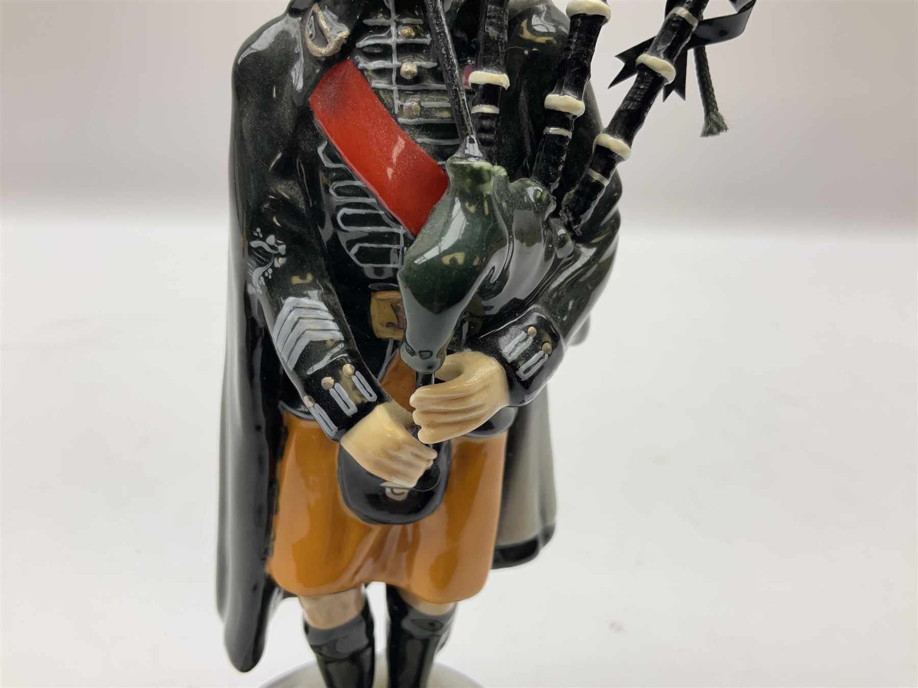 Michael J Sutty limited edition figure, Pipe Player, The Royal Irish Rangers 1980's, 241/250, H22cm
