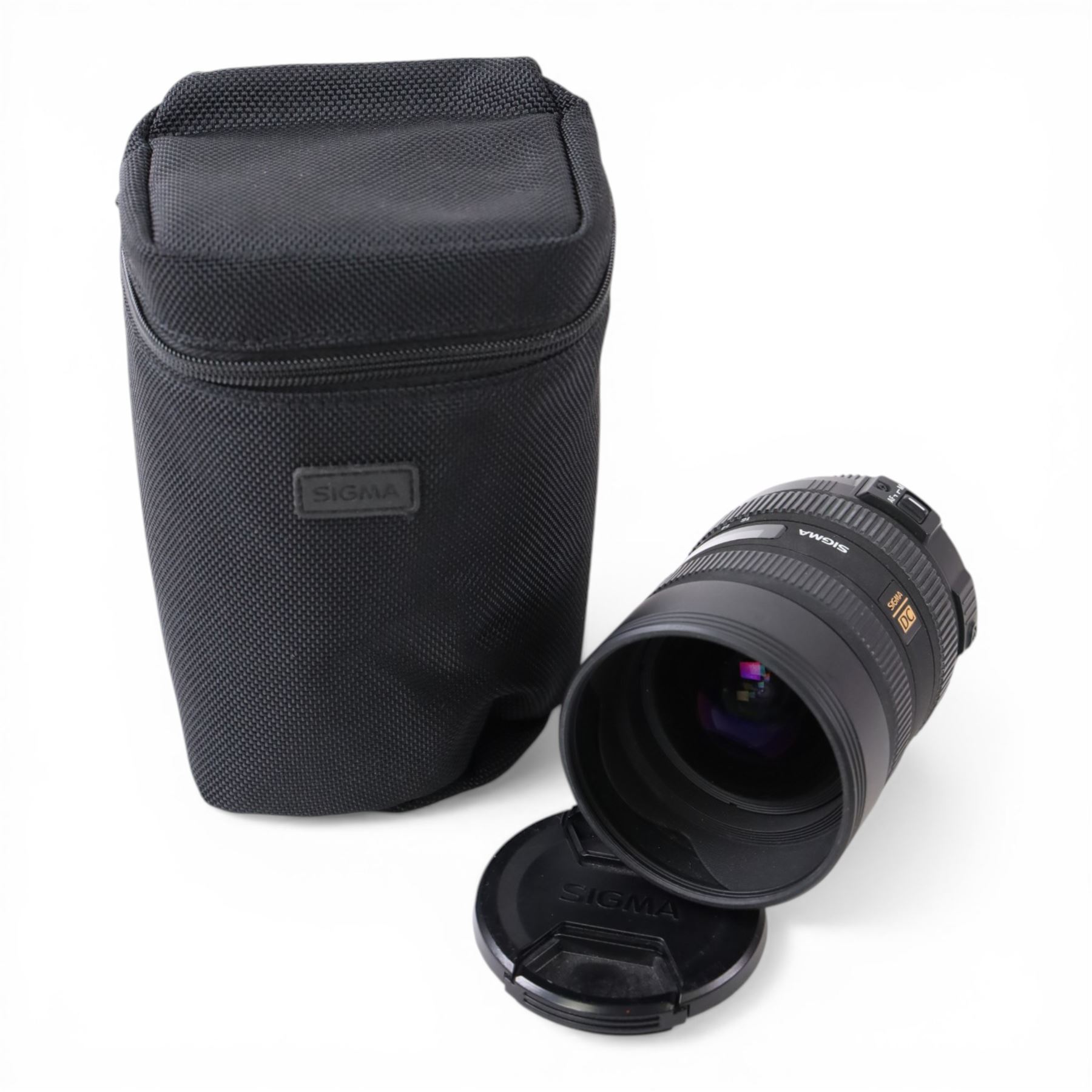Sigma DC 8-16mm 1:4.5-5.6 HSM lens, in soft carry case