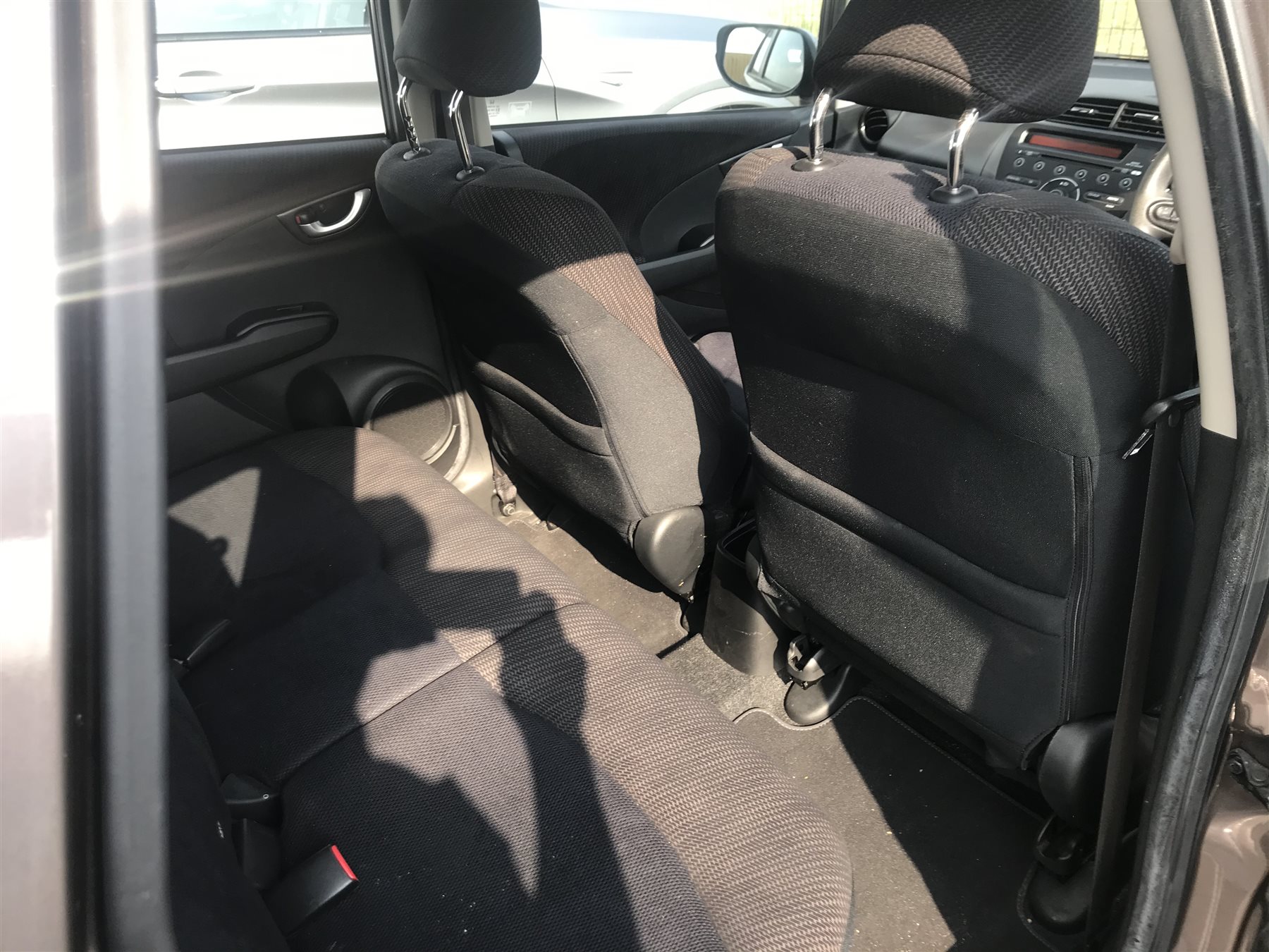 2012 Honda Jazz 1.4 i-VTEC ES CVT. 5 doors, automatic transmission, petrol, climate control, electric windows. 32,000 miles from new. Alloy wheels. No V5 present, No MOT. From local estate.