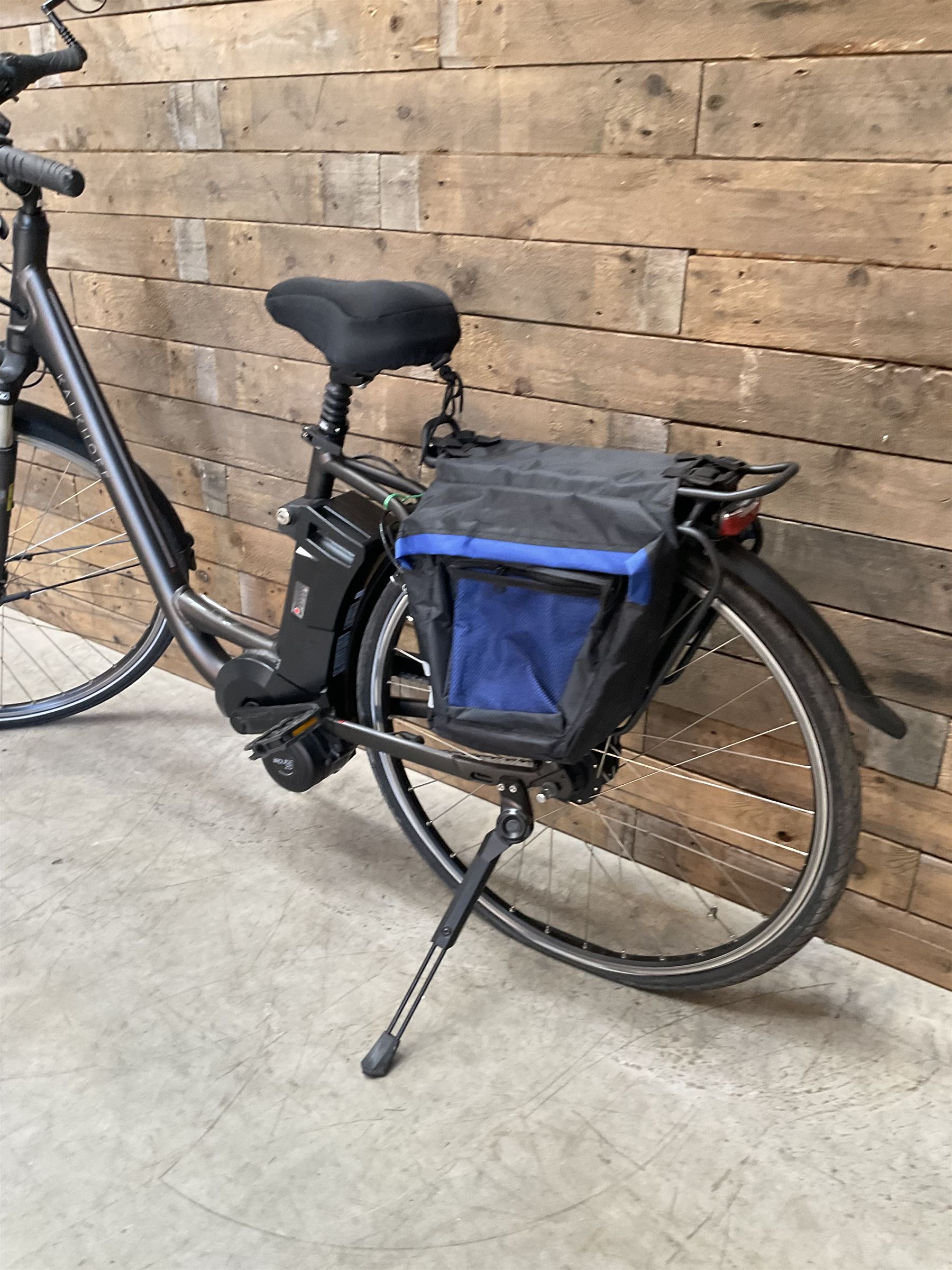 Kalkhoff Jubilee i7 electric bike and 11Ah battery, with charger lock and manual