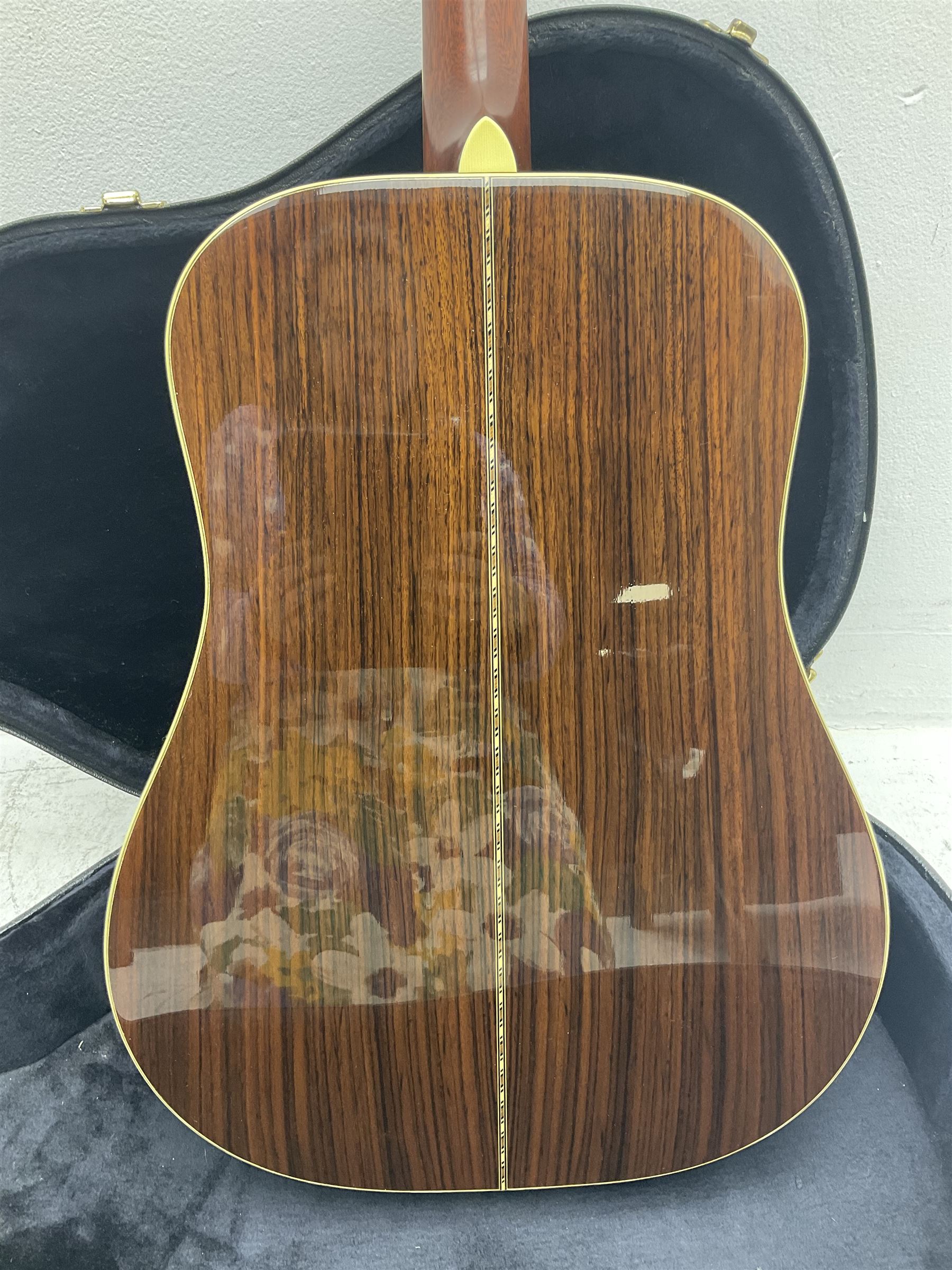 Santa Cruz Guitar Company acoustic guitar No.D2243 with Richard Hoover label L103cm; in hard carrying case