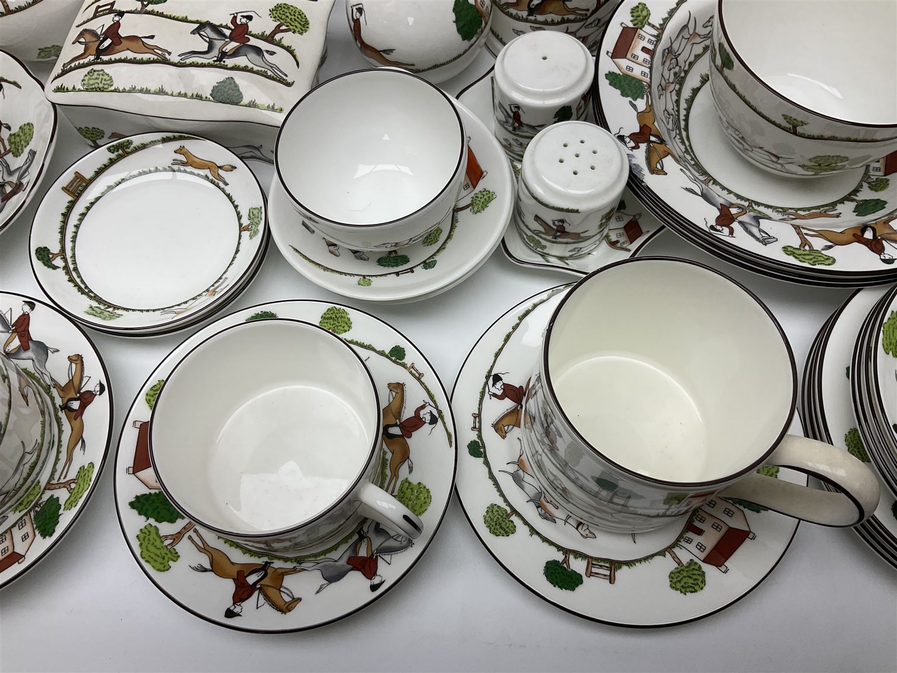 Wedgwood Hunting Scenes dinner and tea service for ten, to include dinner plates, side plates, dessert plates, cups and saucers, mugs, two large teapots, two milk jugs, etc, together with matching items by coalport and Staffordshire (94)