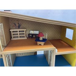 Swedish Lundby dolls house with furniture, H42cm, L66cm