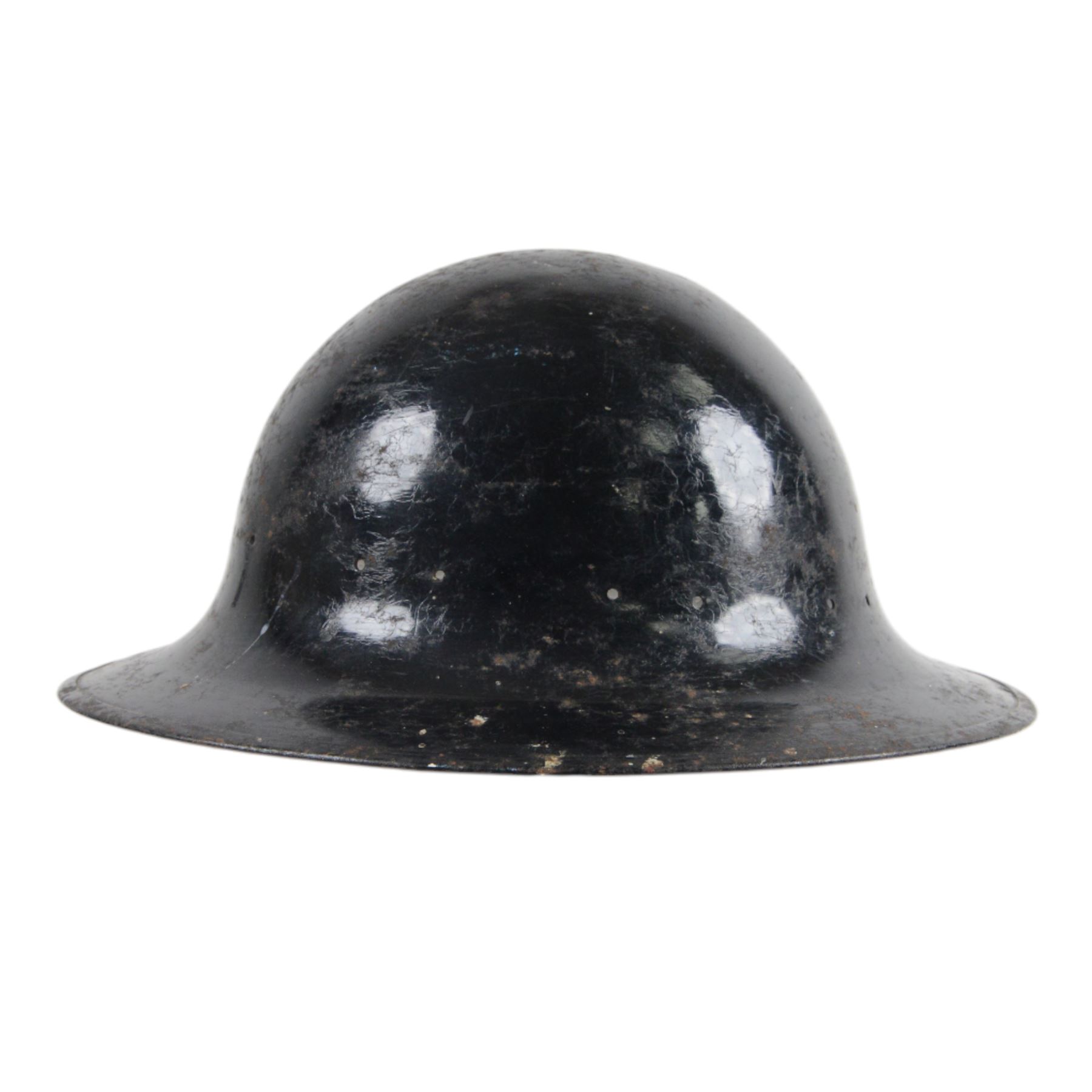 WWII German Third Reich K98 bayonet, with 19cm single edged fullered blade stamped to the ricasso Siegfried Waffen E Pack & Sohne Solingen, with chequered two piece grip in a steel scabbard, together with a steel helmet