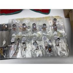 Large collection of Robertson's Golly memorabilia including badges, seven band figures, ceramics, toast racks etc