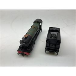 Hornby Railroad '00' gauge - County Class 4-6-0 locomotive 'County of Hants' no. 1016, Class 4900 4-6-0 locomotive 'Adderley Hall' no. 4901 and County Class 4-4-0 locomotive 'County of Devon' no. 3835, all DCC ready (3)