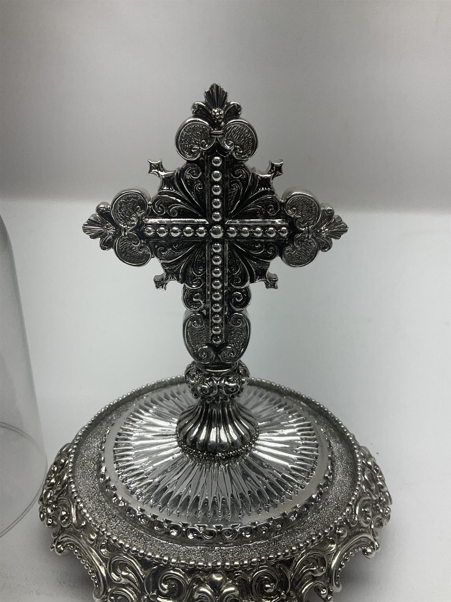 Four limited edition Franklin Mint House of Fratelli Coppini crosses, to include Majestic Cross, Sacred Cross, Star of Hope Jewelled Cross and The Gates to Paradise Cross, all under glass domes, H13cm