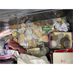 Great British and World coins and medallions, including pre-decimal coinage, commemorative coins and medals, 1951 Festival of Britain crown etc, housed in a cash tin