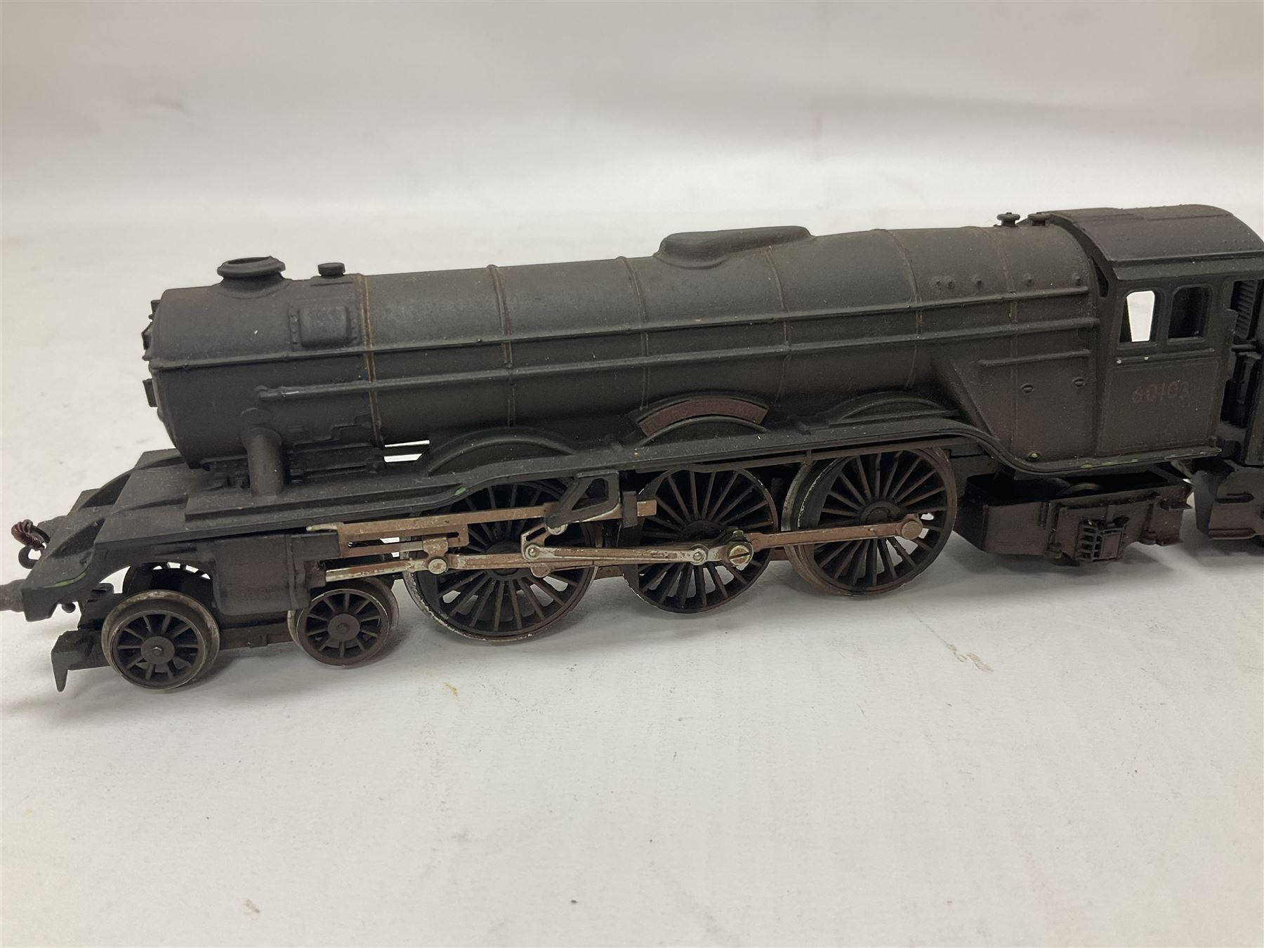 Hornby ‘00’ gauge - Class A3 4-6-2 weathered ‘Flying Scotsman’ locomotive no.60103; Patriot Class 5XP 4-6-2 ‘Caernarvon’ locomotive no.45515; Class 8P 4-6-2 ‘City of Chester’ locomotive no.46239; Saint Class 4-6-0 ‘Clevedon Court’ locomotive no.2937; all unboxed (4)