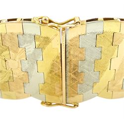 18ct tri-coloured gold bracelet, with engraved flower decoration, stamped 750