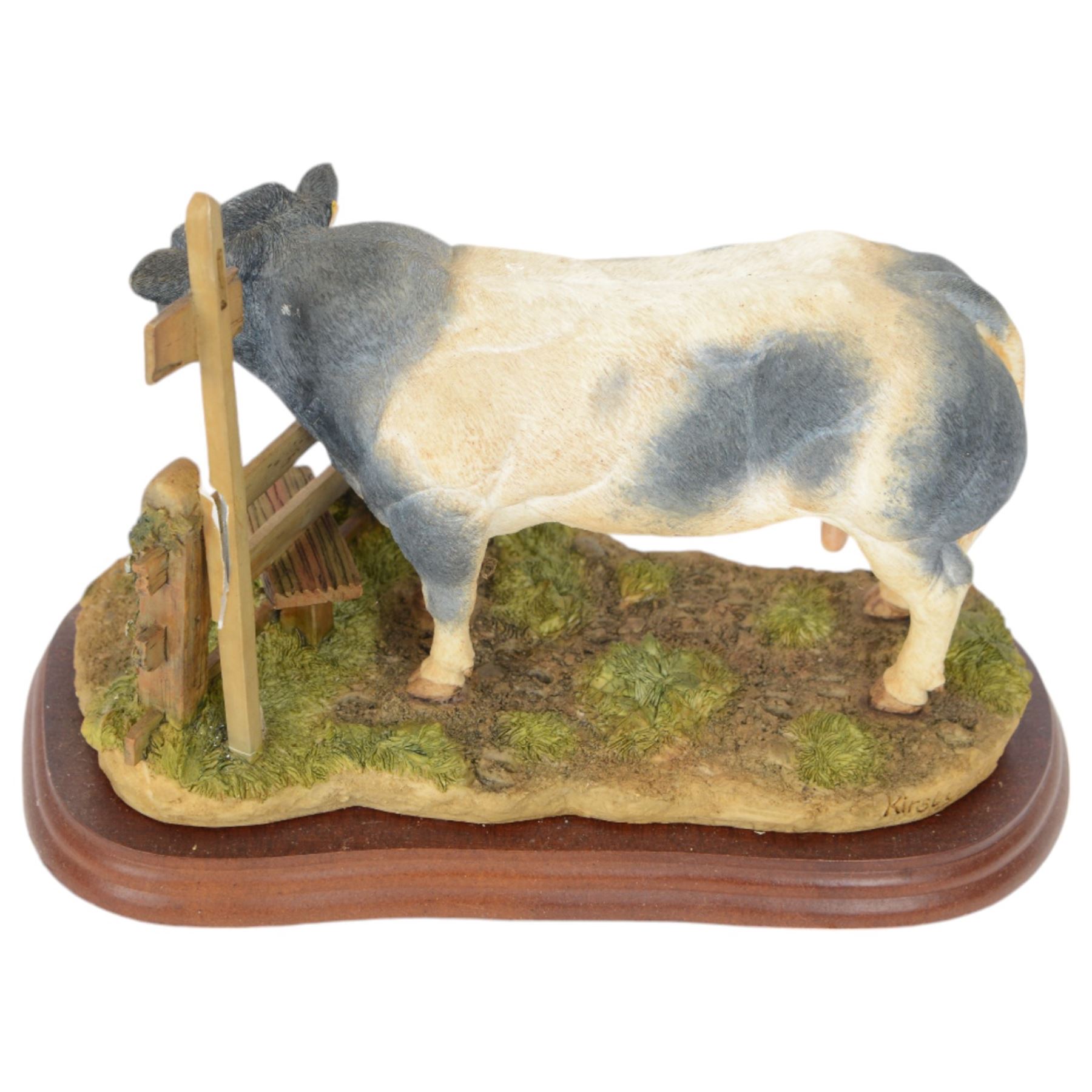 Two Border Fine Arts bull figures, comprising Belgian Blue Bull No A8953 and Limousin Bull No A9788