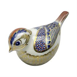 Royal Crown Derby paperweight, modelled as a goldcrest with silver stopper, H5.5cm