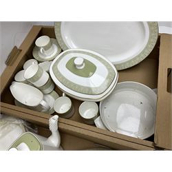 Royal Doulton Sonnet pattern part tea and dinner service, to include meat platter, coffee pot, sauce boat etc, in two boxes 