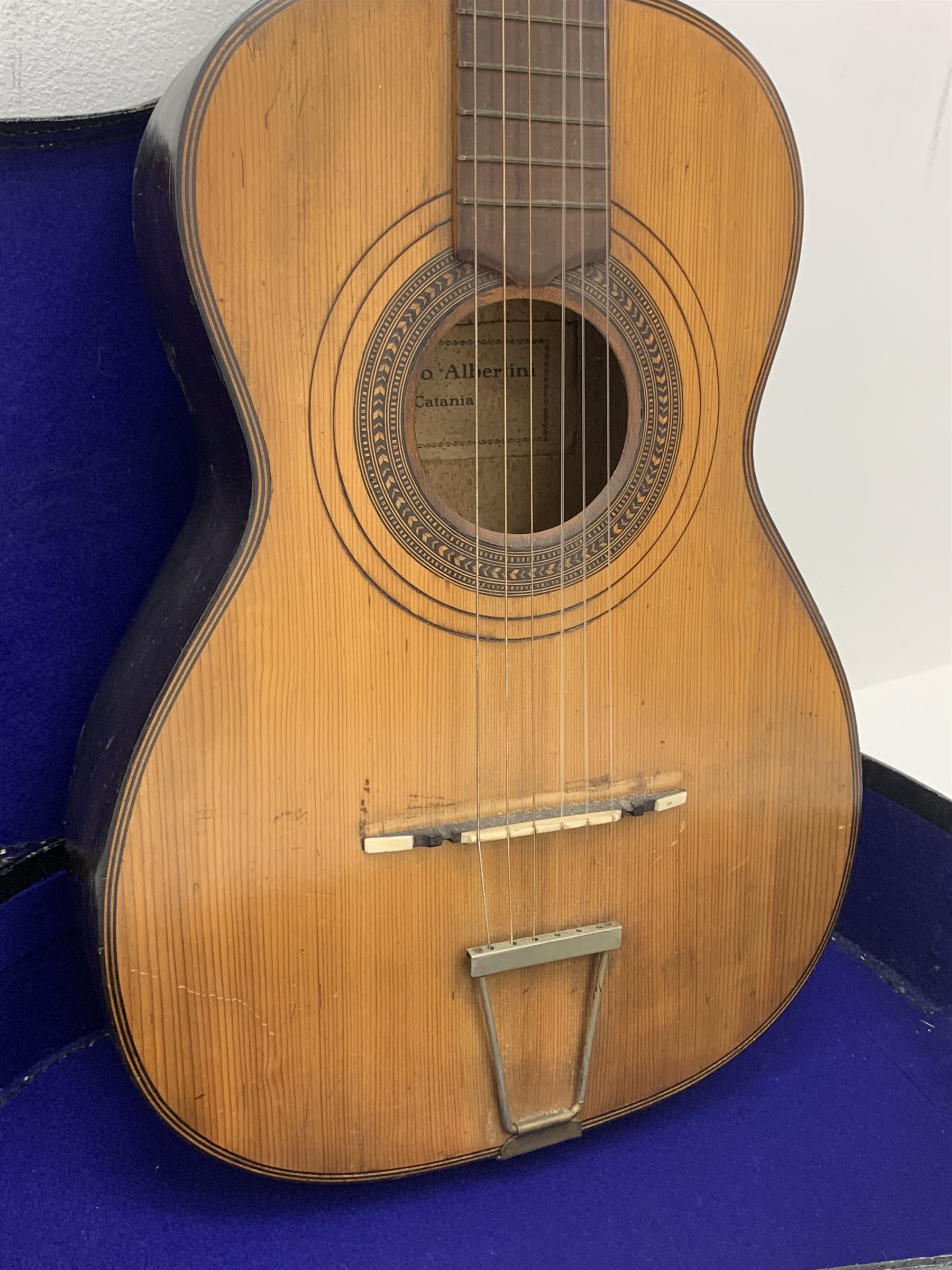 Alfredo Albertini Catania acoustic guitar in carrying case