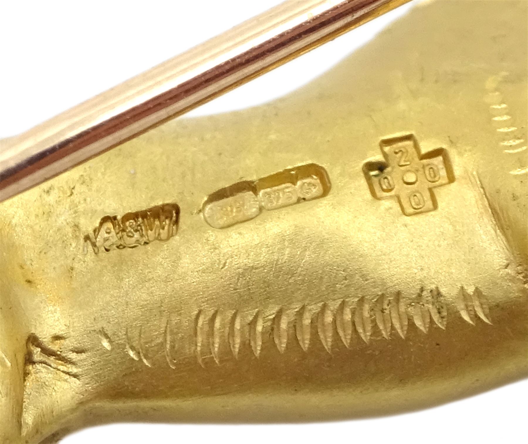 9ct gold jumping horse brooch by Alabaster & Wilson, Birmingham 2000