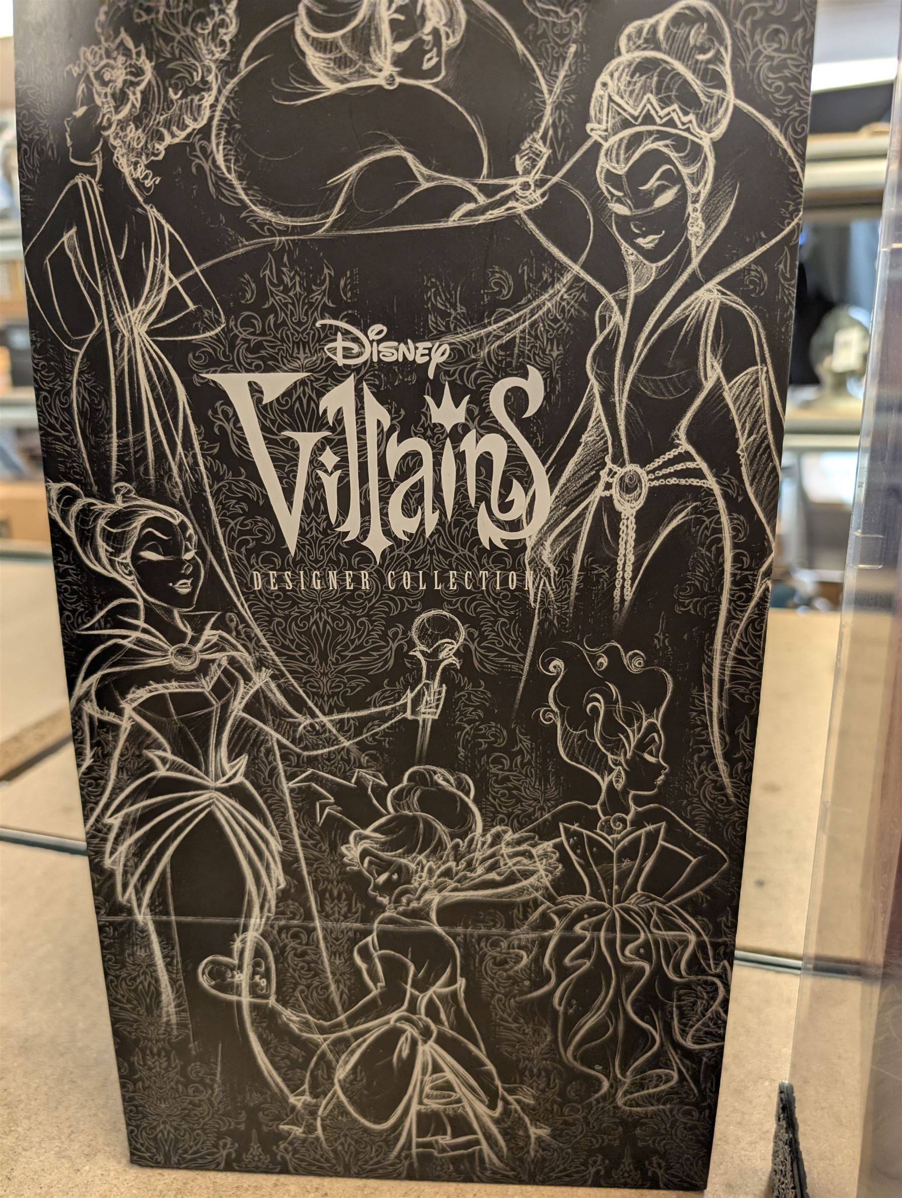 Disney Villains Designer Collection doll 'Cruella De Vil', in original box and bag