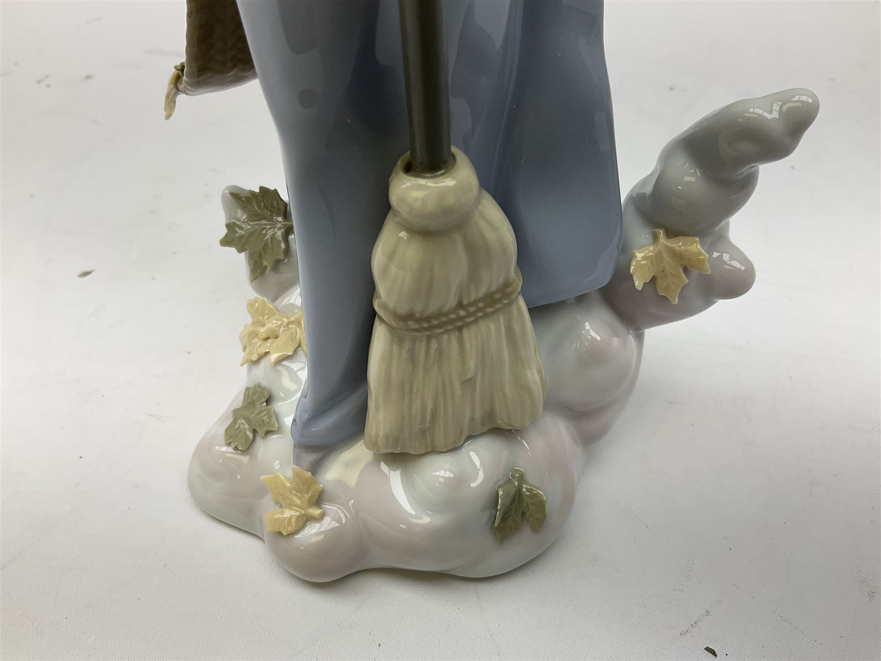 Lladro Season Angels set, comprising Spring Angel no 6146, Fall Angel no 6147, Summer Angel no 6148 and Winter Angel no 6149, all with original boxes, largest example 29cm