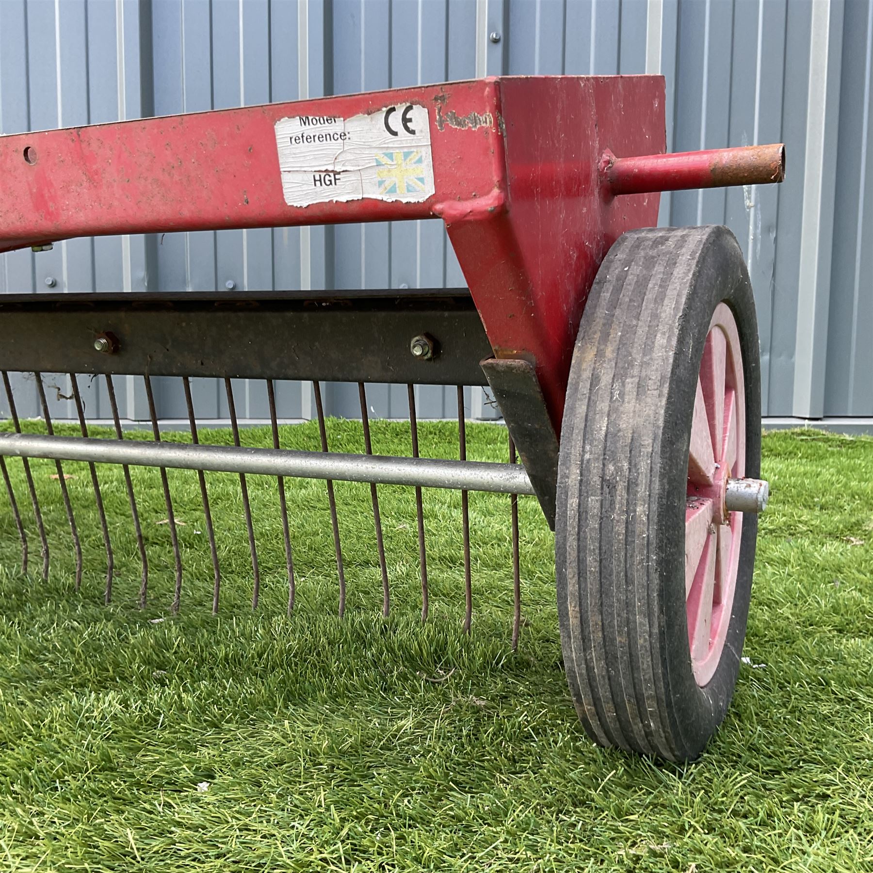 SCH 100cm lawn rake
 - THIS LOT IS TO BE COLLECTED BY APPOINTMENT FROM DUGGLEBY STORAGE, GREAT HILL, EASTFIELD, SCARBOROUGH, YO11 3TX