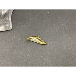 Swarovski Crsytal Society coloured animals, comprising zebra, giraffe and water buffalo, tallest H17.5cm