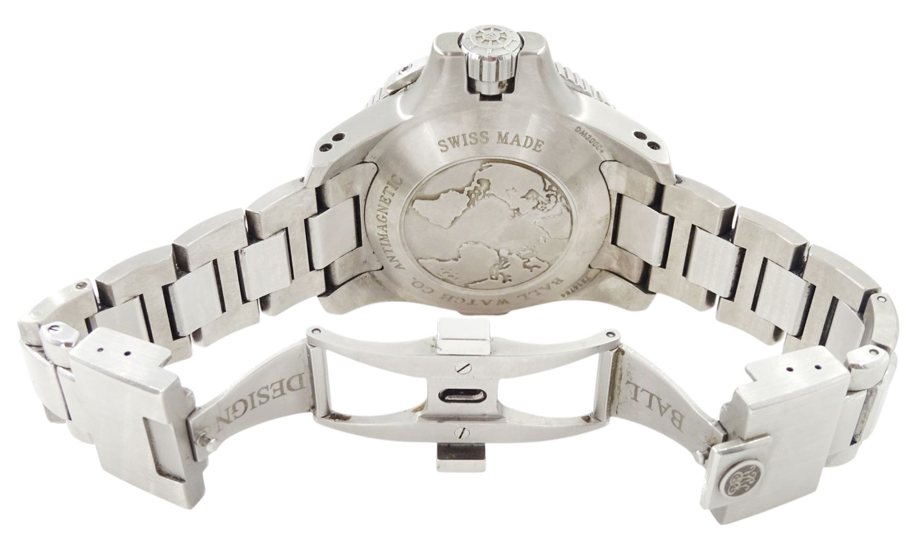 Ball Engineer Hydrocarbon Deepquest gentleman's titanium automatic chronometer wristwatch, Ref. DM3000A-SCJ-BK, black dial with baton hour markers, date aperture and unidirectional rotating bezel, on titanium and stainless steel bracelet, boxed with additional links and warranty certificate dated 2019