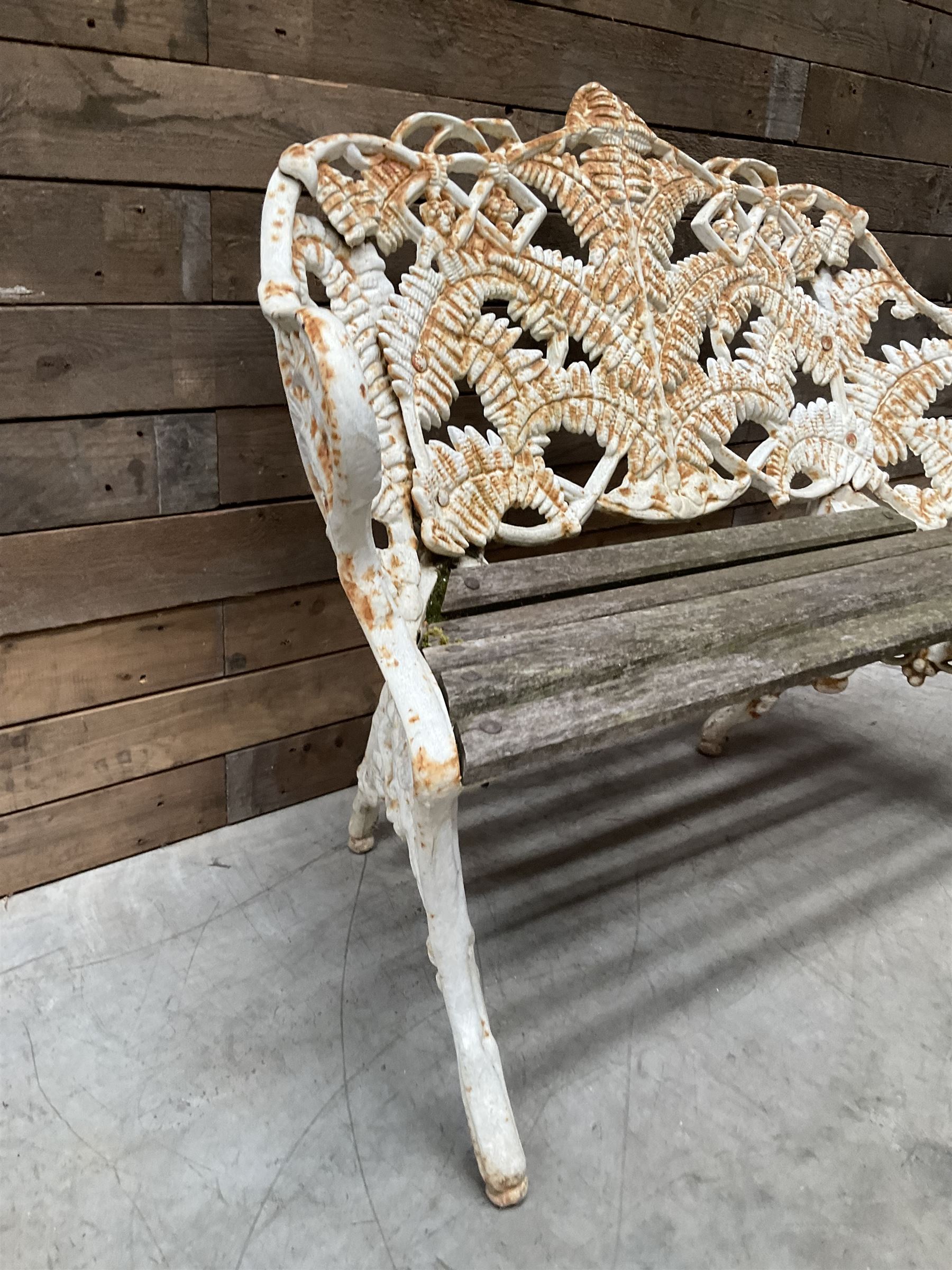 19th century cast iron Coalbrookdale design garden bench, elaborate fern leaf motif, slatted timber seat 