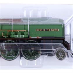 Hornby 00 Gauge no.R3207 LNER Class P2 2-8-2 'Cock O' The North' locomotive and tender no. 2001, boxed